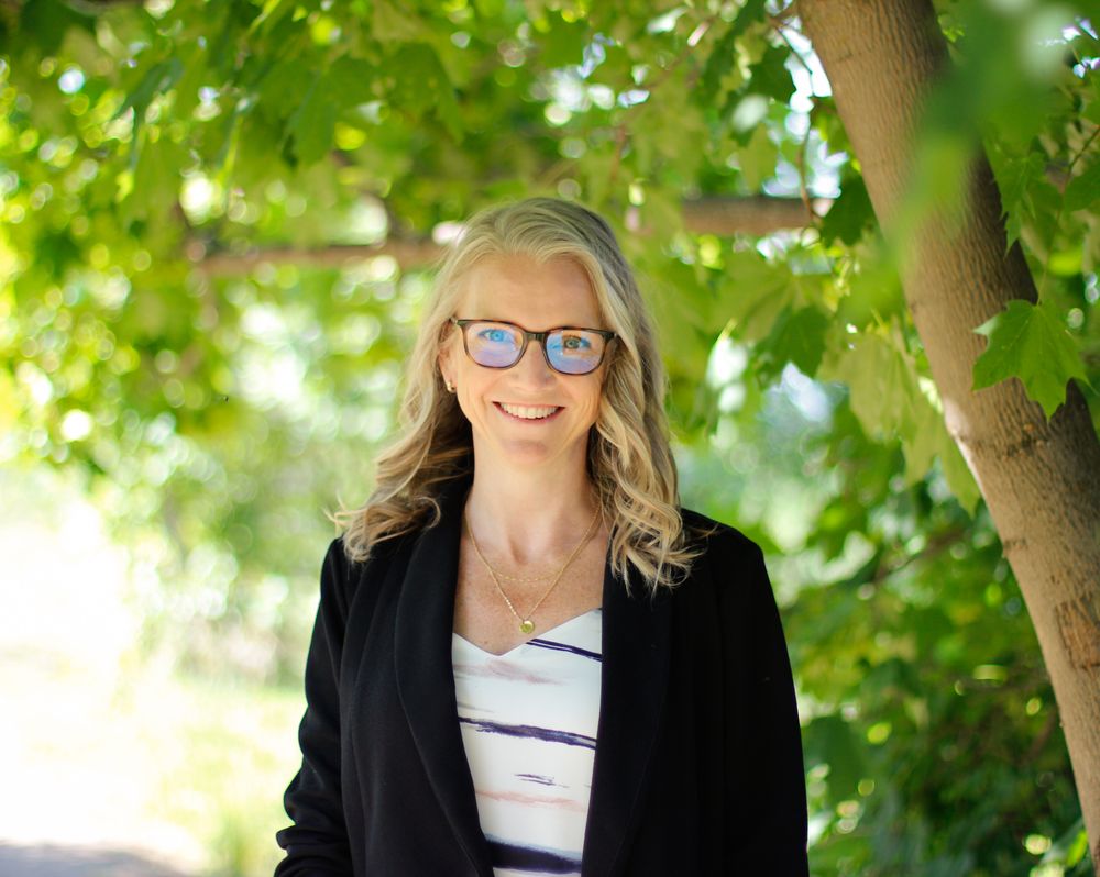 LINDSAY SIEDMANN ROYAL LEPAGE DOWNTOWN REALTY Updated September