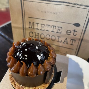 Miette et Chocolat - Black cherry cheesecake - Chocolatiers & Shops Near Me - Aurora, Colorado