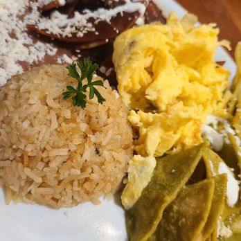 Cafe De Olla - Chillaquiles azteca and poblano - American Near Me - Monrovia, California
