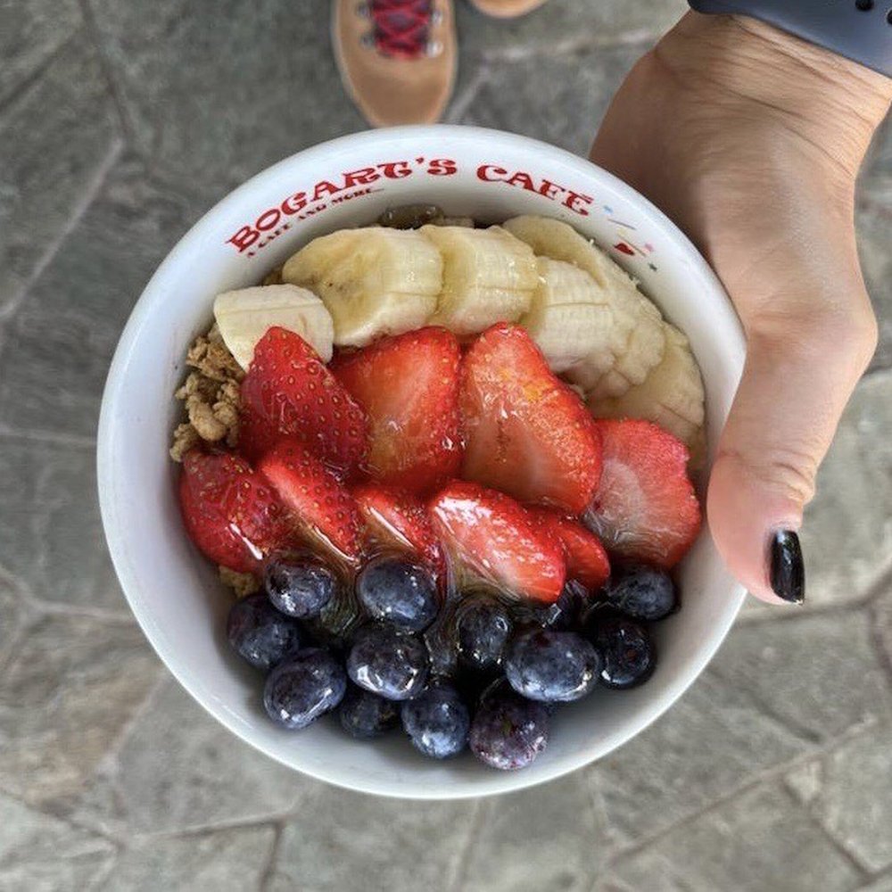 Bogart's Cafe - Açaí Bowl BASE: Açaí TOPPINGS: Granola, Banana, Blueberries, Strawberries & Honey - Breakfast & Brunch Near Me - Honolulu, Hawaii Bogart's Cafe - Açaí Bowl BASE: Açaí TOPPINGS: Granola, Banana, Blueberries, Strawberries & Honey - Breakfast & Brunch Near Me - Honolulu, Hawaii