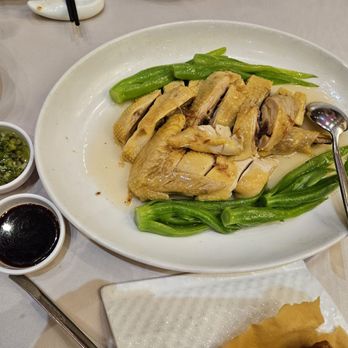 Skyview Fusion Cuisine - Free range chicken with baby greens - Dim Sum Near Me - Markham, Ontario