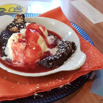Arr Place - Dessert before the meal?  Umm.. Absolutely! Chocolate bread pudding. White chocolate ice cream. Strawberry sauce. - New American Near Me - Newport, Oregon