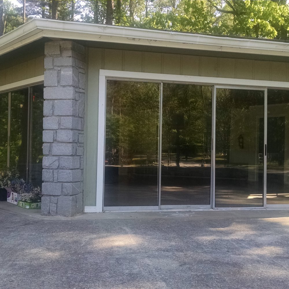 Briscoe Park - An enclosed pavilion that is perfect for private gatherings and to protect seniors who may have difficulty with heat. - Parks Near Me - Snellville, Georgia Briscoe Park - An enclosed pavilion that is perfect for private gatherings and to protect seniors who may have difficulty with heat. - Parks Near Me - Snellville, Georgia