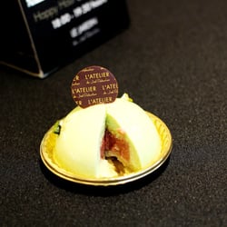Le Salon de Thé de Joël Robuchon - A pistachio and raspberry entremet