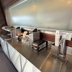 Shake Shack Winter Park - Self serving condiment station