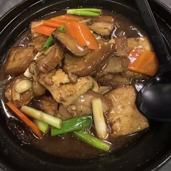 Pakwo’s Kitchen - Tofu hotpot with braised pork and bell peppers and mushrooms. - Chinese Near Me - Santa Ana, California Pakwo’s Kitchen - Tofu hotpot with braised pork and bell peppers and mushrooms. - Chinese Near Me - Santa Ana, California