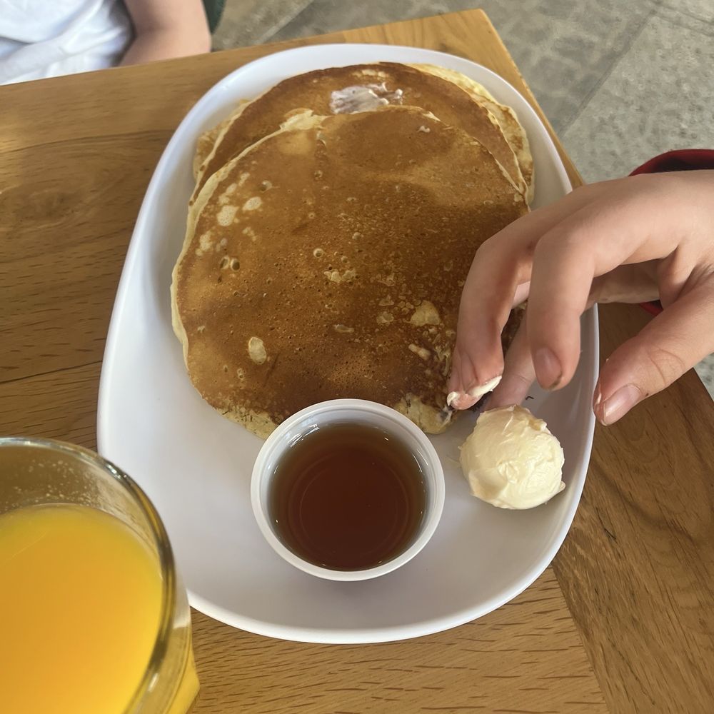 Better Get Breakfast - Pancakes for a kiddo late in the afternoon! Yay! Fresh squeezed OJ, yay! - Breakfast & Brunch Near Me - Pasadena, California