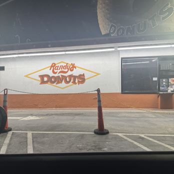 Randy's Donuts - Late night eating donuts - Donuts Near Me - Inglewood, California
