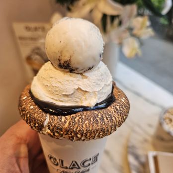 Glace - Frozen S'mores Hot Chocolate at Glace - absolutely delicious and unique! - Ice Cream & Frozen Yogurt Near Me - New York, New York Glace - Frozen S'mores Hot Chocolate at Glace - absolutely delicious and unique! - Ice Cream & Frozen Yogurt Near Me - New York, New York