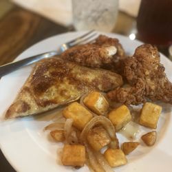 Simmer Down - Breakfast buffet options chicken tenders, French Toast, fried potatoes