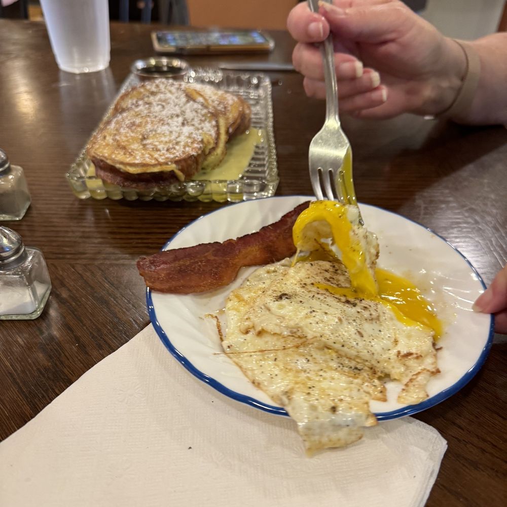 The Crêperie - French toast, eggs and bacon. - French Near Me - Madison, Indiana