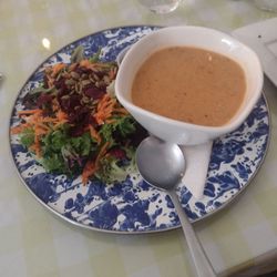 Yellow Canoe Cafe - Soup and salad