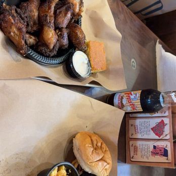 Mission BBQ - smoked oak wings & pulled pork sandwich with mac 'n cheese side - Barbeque Near Me - Nashville, Tennessee