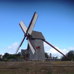 Barrett's Tours - See America's oldest operating wind mill, 'The Old Mill' on our tour.
