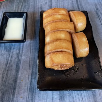 19 GOLD - condensed milk buns - Taiwanese Near Me - Seattle, Washington 19 GOLD - condensed milk buns - Taiwanese Near Me - Seattle, Washington