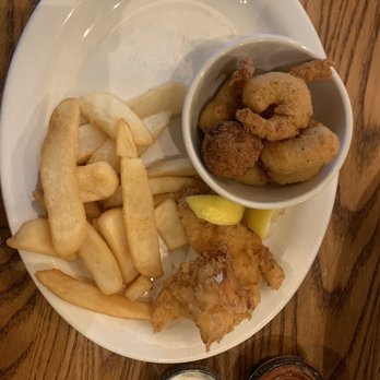 Cracker Barrel Old Country Store - New coastal seafood plate - American Near Me - Front Royal, Virginia
