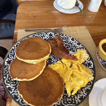 Margaritas - Scrambled eggs and pancakes - Mexican Near Me - Zihuatanejo, GRO