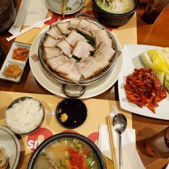 Gammeeok - Gomtang, gomtang deluxe and steamed pork - Korean Near Me - Fort Lee, New Jersey Gammeeok - Gomtang, gomtang deluxe and steamed pork - Korean Near Me - Fort Lee, New Jersey