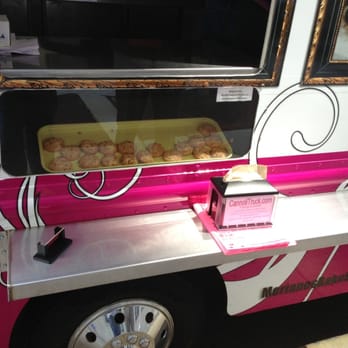 Meriano's Cannoli Truck - Food Trucks Near Me - Madison, Connecticut Meriano's Cannoli Truck - Food Trucks Near Me - Madison, Connecticut