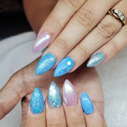 Tahoe Nail Girl - Original design by sherry