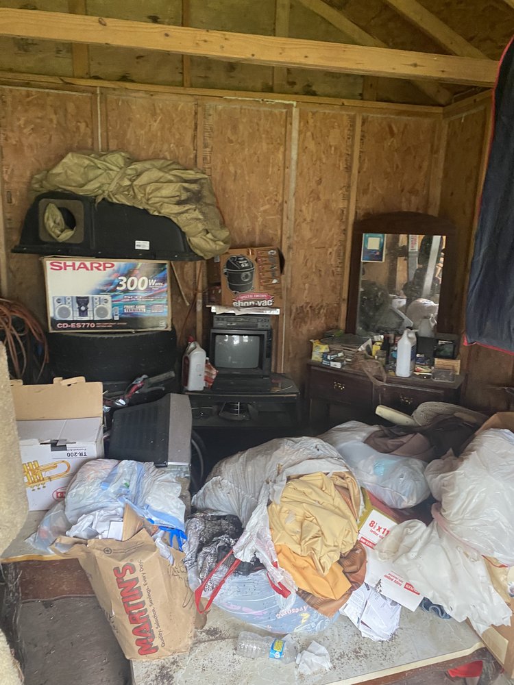 Commonwealth Hauling and Junk Removal - veterans service organization in Carson, VA