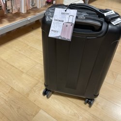 Marshalls - Nice luggage!!