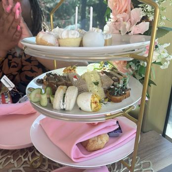 Tea Around Town - Food tower for 2 - Bus Tours Near Me - Dallas, Texas