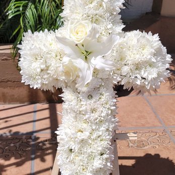 The Valley Florist - BEAUTIFUL CROSS Arrangement. - Florists Near Me - North Hollywood, California The Valley Florist - BEAUTIFUL CROSS Arrangement. - Florists Near Me - North Hollywood, California