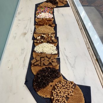 Van Wonderen Stroopwafels - Stroopwafel options in the window - Desserts Near Me - Amsterdam, New Hampshire