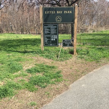 Little Bay Dog Run - Dog Parks Near Me - Bayside, New York
