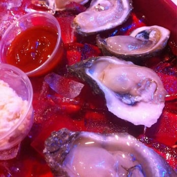 Deckhand Oyster Bar - Raw oysters. Delicious! - Seafood Near Me - Austin, Texas