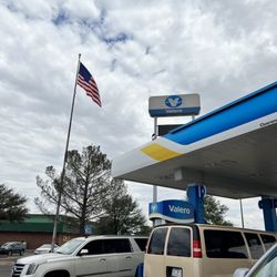 Valero - Signage