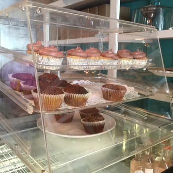 Floozies Pie Shop - Desserts Near Me - Louisa, Virginia