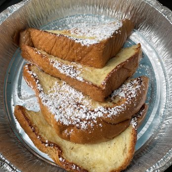 Sweet Maple Cafe - Holiday French Toast - American Near Me - Chicago, Illinois Sweet Maple Cafe - Holiday French Toast - American Near Me - Chicago, Illinois