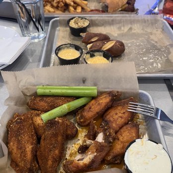 The Pub At 1802 - Sports Bars Near Me - Fort Wayne, Indiana