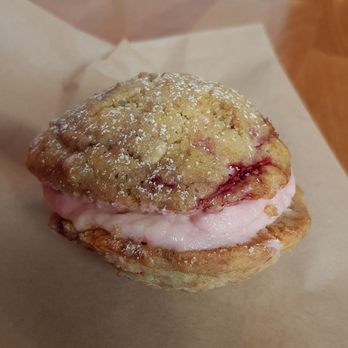 Purebread - Raspberry whoopie pie - Bakeries Near Me - Vancouver, British Columbia Purebread - Raspberry whoopie pie - Bakeries Near Me - Vancouver, British Columbia