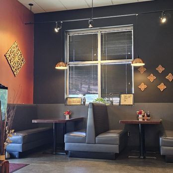 BUA Thai - Inside seating - Thai Near Me - Lake Stevens, Washington