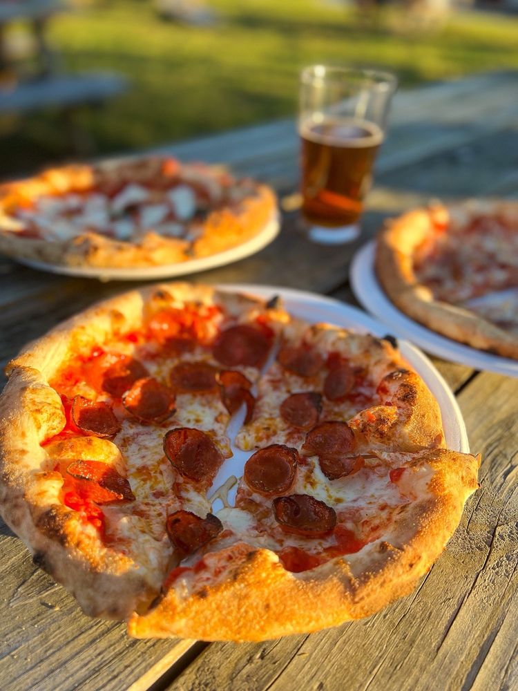 Uptown Pizza WS Logo