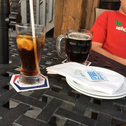 Pirate’s Cove Beach House - Drinks on the patio
