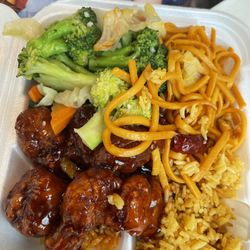 Chinese Gourmet Express - Chow mein, fried rice, and general tsao chicken