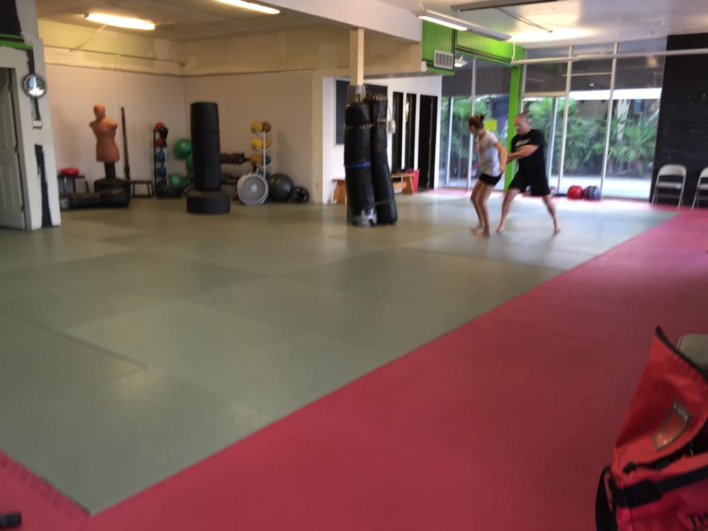 Combat Krav Maga Logo