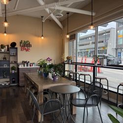 In The Moment Coffee - Seating area~