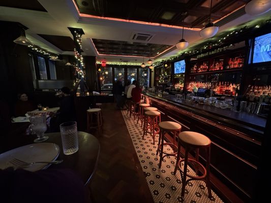 Cousin Larry's by null