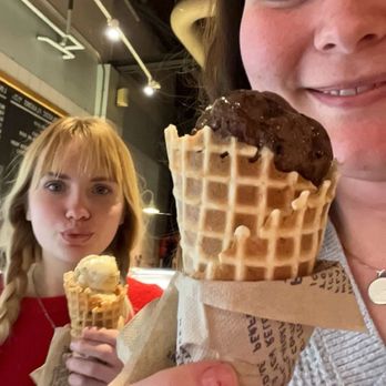 Jeni's Splendid Ice Creams - Ice Cream & Frozen Yogurt Near Me - Charleston, South Carolina Jeni's Splendid Ice Creams - Ice Cream & Frozen Yogurt Near Me - Charleston, South Carolina