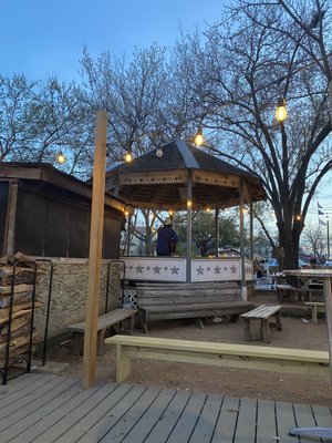 Hondo's On Main by null
