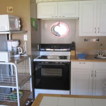 Executive Keys - Full kitchen in efficiency - Condominiums Near Me - Port Aransas, Texas