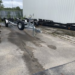 Larsen Marine Service - Another flooded trailer the owner of which has no clue his trailer will fail.