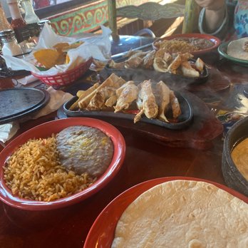 Mi Pueblo Mexican Restaurant - Chicken fajitas - Mexican Near Me - Venice, Florida Mi Pueblo Mexican Restaurant - Chicken fajitas - Mexican Near Me - Venice, Florida