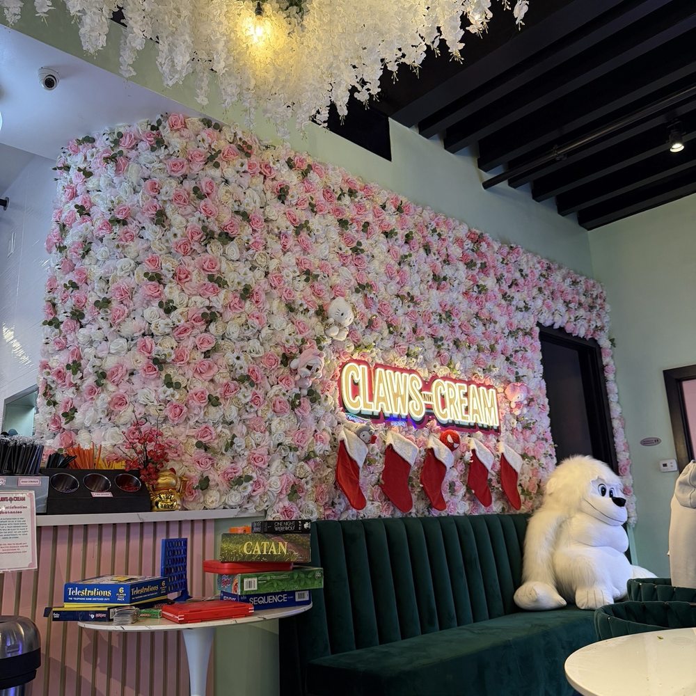 Claws and Cream - Interior decor - Coffee & Tea Near Me - Garden Grove, California Claws and Cream - Interior decor - Coffee & Tea Near Me - Garden Grove, California