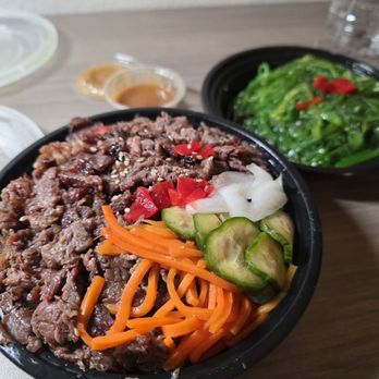 Roll Lee's - Bulgogi rice bowl with seaweed salad - Fast Food Near Me - Ridgecrest, California Roll Lee's - Bulgogi rice bowl with seaweed salad - Fast Food Near Me - Ridgecrest, California